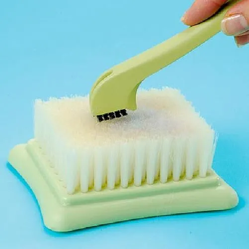 Clover Needle Felting Claw and Mat Cleaner