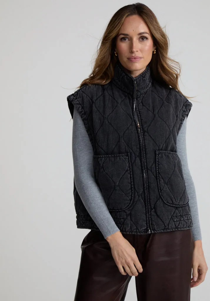 Evelyn Quilted High Neck Gilet In Grey