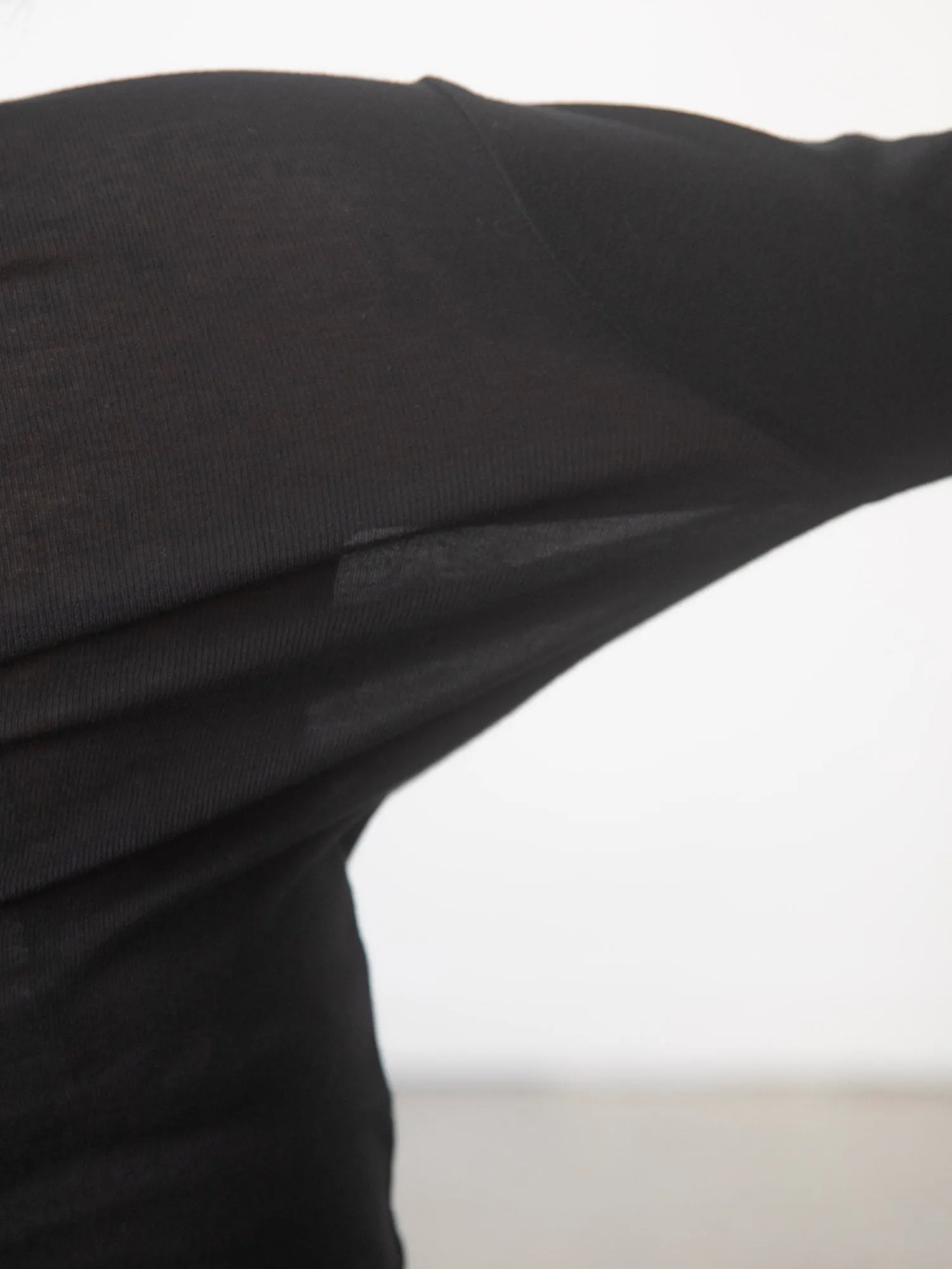 Thin Cotton Crewneck Shirt - Black